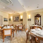 Ξενοδοχείο Peristil 3*