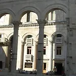 Peristil Ξενοδοχείο