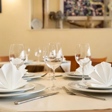 Hotel Peristil
