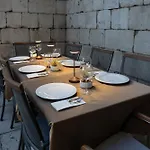 Hotel Peristil