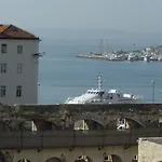Peristil